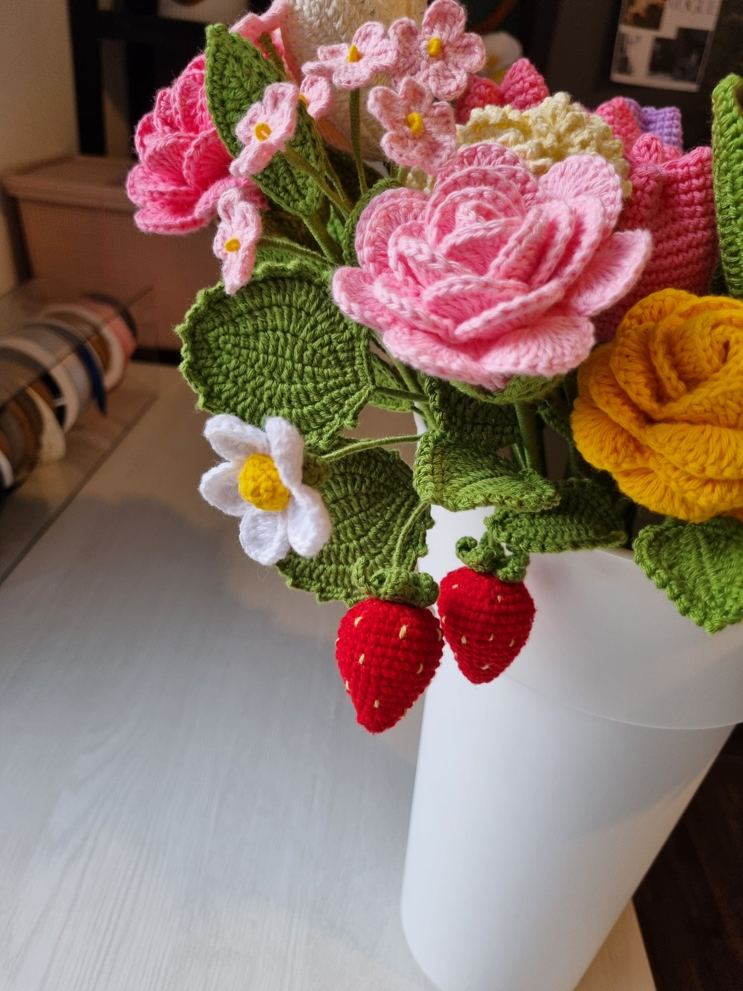Rama de Fresas Tejida
